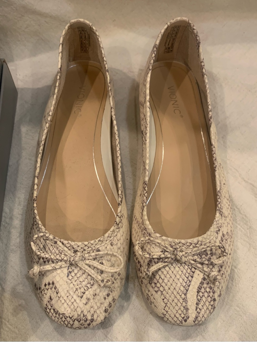 Vionic Callisto Ballet Flats Cream Embossed Snake Skin Leather Orthotic